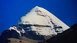 कैलाश मानसरोवर का महत्व सिर्फ हिंदू धार्मिक परंपरा तक सीमित नहीं