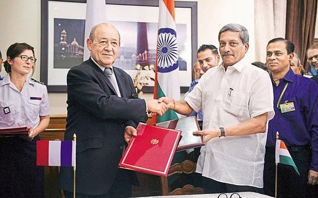 पर्रिकर के पास हैं राफेल के  राज़, इसलिए मोदी-शाह की हिम्मत नहीं कि उन्हें हटा सकें: गोवा कांग्रेस  