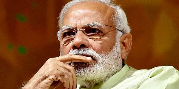 ‘सूट-बूट वाले’ प्रधानमंत्री जी, कुछ तो बोलिए...