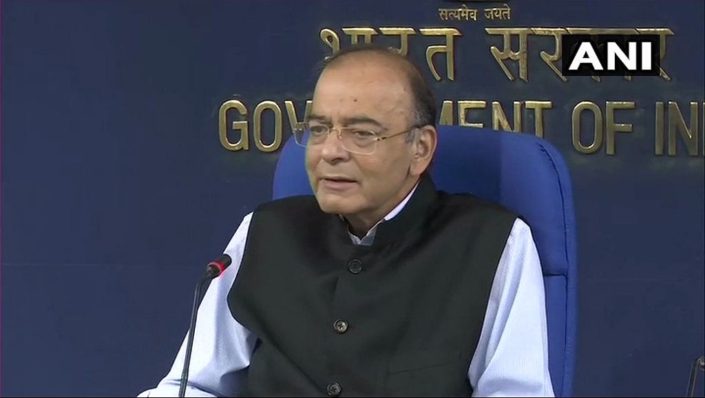 रुपया पहुंचने वाला है 72 के पार, सरकार का तर्क, घबराएं न, हम नहीं, वैश्विक हालात हैं जिम्मेदार