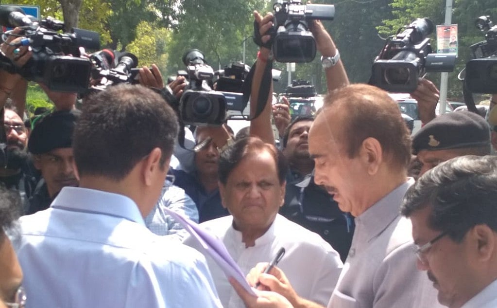 राफेल मुद्दे पर सीएजी  से मिली कांग्रेस, निश्चित समय सीमा के अंदर सौदे की विस्तृत जांच की कराने की मांग