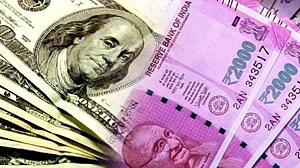 डॉलर के मुकाबले रुपये की बदहाली जारी, 71.87 के नये रिकार्ड स्तर पर पहुंचा