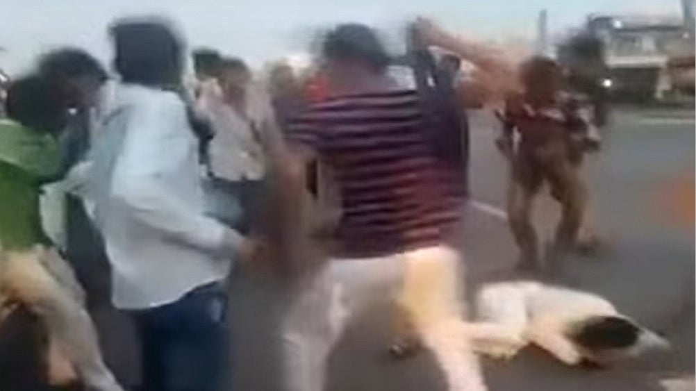 अलवरः पहलू खान हत्याकांड के गवाहों पर कोर्ट जाने के दौरान हुआ जानलेवा हमला, फायरिंग में बाल-बाल बचे बेटे