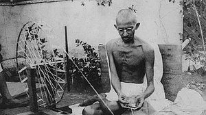 विश्व की गंभीर चुनौतियों से मुकाबले के लिए 21वीं सदी को गांधी की सबसे ज्यादा जरूरत
