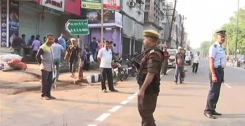 2016 के नागरिकता संशोधन बिल के खिलाफ 46 संगठनों का असम बंद,  बाजारों में पसरा सन्नाटा, सड़कों से  वाहन नदारद
