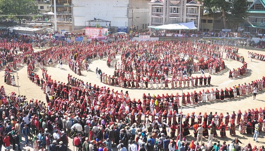 हिमाचल प्रदेशः कुल्लू में परंपरागत दशहरा उत्सव का हुआ समापन, अपने-अपने स्थानों पर लौटे 225 देवी-देवता