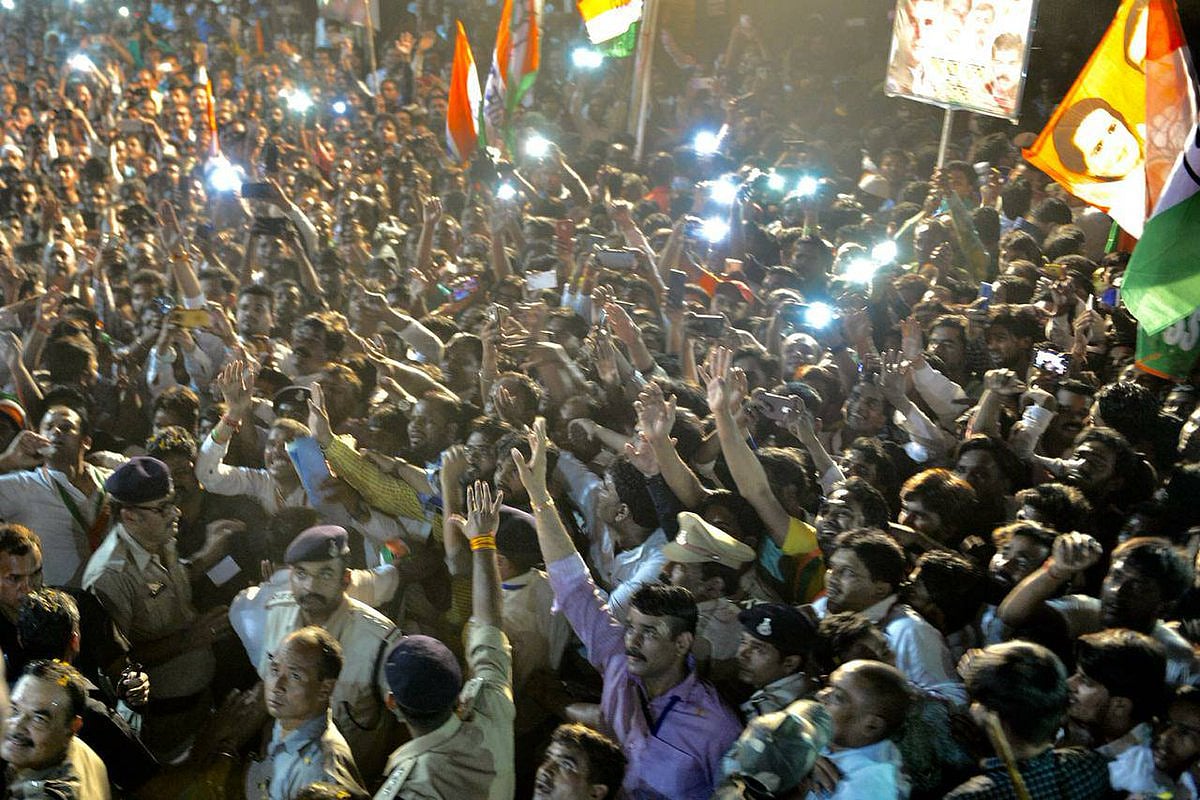 राहुल गांधी के जबलपुर रोड शो में उमड़ा जन सैलाब
