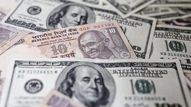 डॉलर के मुकाबले रुपये में फिर ऐतिहासिक गिरावट, 74.47 के नये स्तर पर पहुंचा