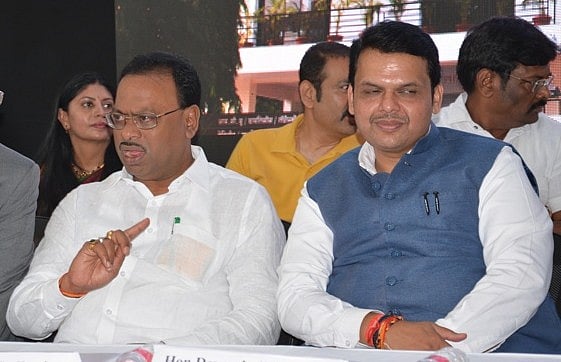 महाराष्ट्रः नशे की लत छुड़ाने की बजाय घर-घर शराब पहुंचाने का बीजेपी मंत्री का ऐलान चिंताजनक