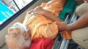 गंगा के लिए 111 दिनों से आमरण अनशन कर रहे स्वामी सानंद का निधन, पत्र का जवाब तक नहीं दिया पीएम मोदी ने