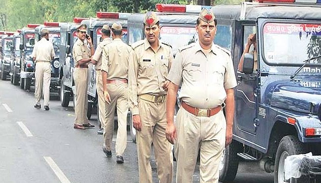 वाह री यूपी पुलिस ! बड़े अधिकारी का एक बैग खोया तो मिनटों में  3 बैग बरामद, एक भी नहीं निकला अफसर का 