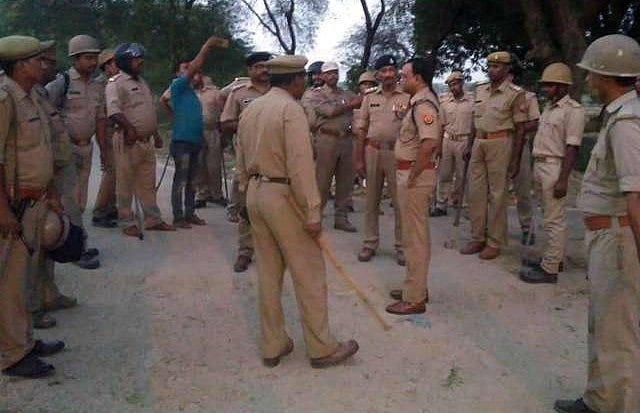 उत्तर प्रदेश: प्रतिमा विसर्जन के दौरान कई जगहों पर हिंसक झड़प और गोलीबारी, 2 की मौत, कई  घायल