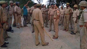उत्तर प्रदेश: प्रतिमा विसर्जन के दौरान कई जगहों पर हिंसक झड़प और गोलीबारी, 2 की मौत, कई घायल
