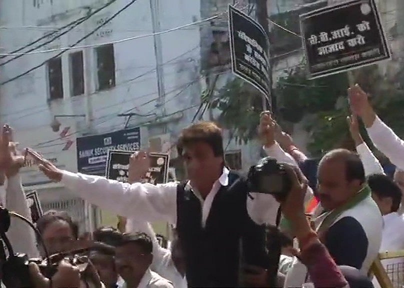 बड़ी खबर LIVE: कुशवाहा से मिलने के बाद तेजस्वी बोले- ‘मुलाकात हुई और बात हुई, क्या बात हुई नहीं बताऊंगा’