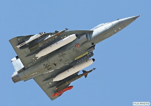 86वीं वर्षगांठ पर वायुसेना ने किया शौर्य का प्रदर्शन, राष्ट्रपति, पीएम मोदी और राहुल गांधी ने दी बधाई