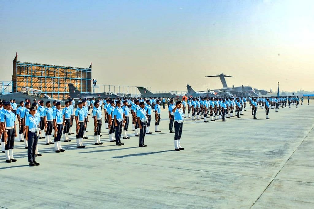 86वीं वर्षगांठ पर वायुसेना ने किया शौर्य का प्रदर्शन, राष्ट्रपति, पीएम मोदी और राहुल गांधी ने दी बधाई