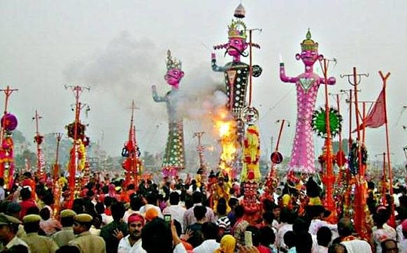 देशभर में विजयदशमी की धूम, पीएम मोदी और राहुल गांधी  ने दी देशवासियों को बधाई