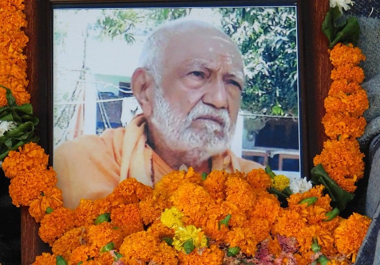 गंगा पर मोदी सरकार का रवैया बिलकुल स्पष्ट है, ‘प्रदूषण से मरिये नहीं तो आवाज उठाने पर हम मार डालेंगे’
