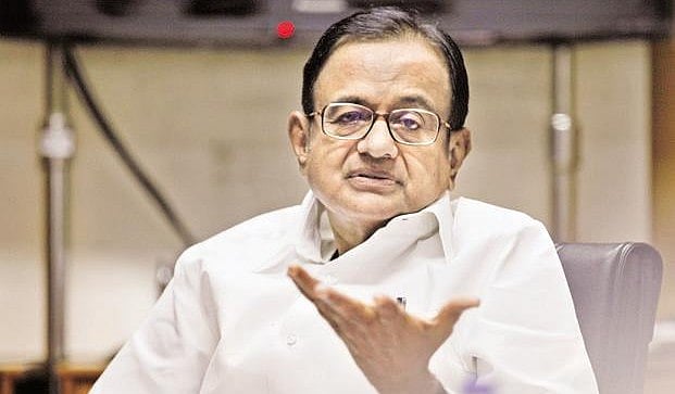 मोदी सरकार पर पी चिदंबरम का हमला, कहा, सरकार हताश होकर अर्थव्यवस्था से जुड़े तथ्यों को छिपा रही है