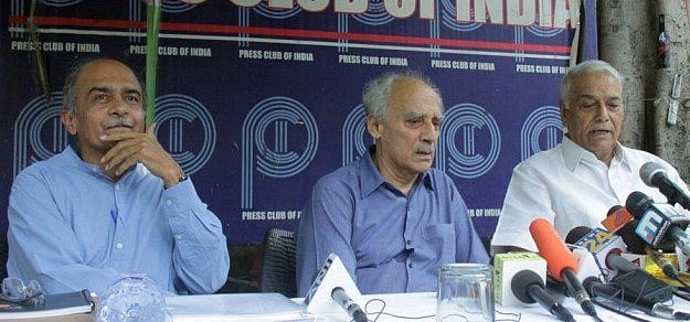 सीबीआई  पहुंचे  भूषण,  सिन्हा और  शौरी: राफेल में दर्ज हो पीएम  और रक्षा मंत्री के खिलाफ  भ्रष्टाचार का केस 