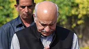 एम जे अकबरः राजनीति की तो उसूलों के उलट और यौन हवस में पार कर दीं सारी हदें