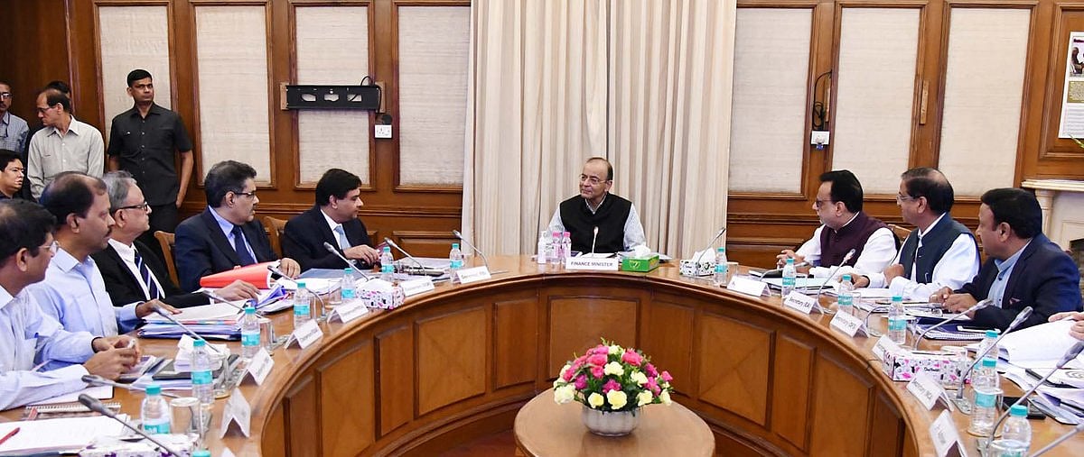 खिंची तलवारों के बीच हुई जेटली-पटेल की मुलाकात: आरबीआई ने कहा कोई समस्या नहीं, सरकार बोली जरा ध्यान रखना
