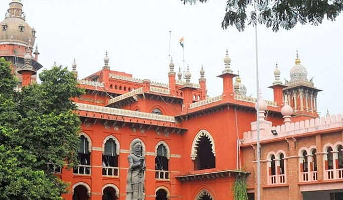 तमिलनाडु: एआईएडीएमके के 18 विधायक अयोग्य करार, स्पीकर के फैसले पर मद्रास हाई कोर्ट की लगी मुहर 