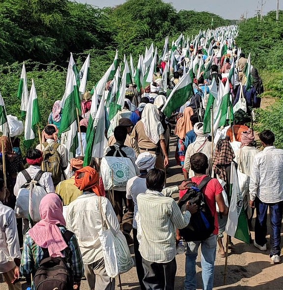 हजारों सत्याग्रहियों का दिल्ली कूच जारी, शनिवार को मुरैना में राहुल गांधी भी होंगे शामिल