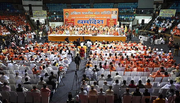 राम मंदिर के लिए अध्यादेश लाए सरकार, 2019 में करा देंगे नैया पार: संतों का मोदी को ‘धर्मादेश’