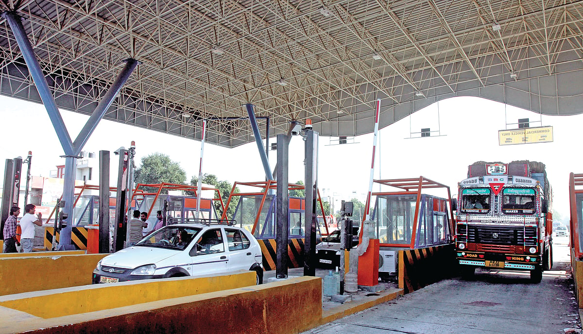 देश के हाइवे टोल पर बाहुबलियों और नेताओं का कब्जा, हर साल हो रही है ₹1.57 लाख करोड़ की लूट