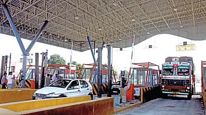 देश के हाइवे टोल पर बाहुबलियों और नेताओं का कब्जा, हर साल हो रही है ₹1.57 लाख करोड़ की लूट