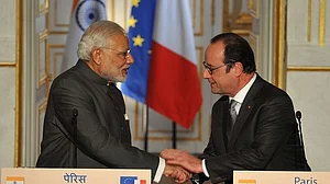राफेल: बिना किसी मंजूरी के ही पीएम मोदी ने कर दिया था सौदे का ऐलान, सुप्रीम कोर्ट में दिए शपथ पत्र से खुलासा