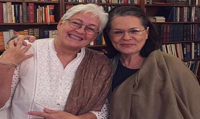 सोनाली बेंद्रे के बाद नफीसा अली भी हुईं कैंसर का शिकार, सोनिया गांधी ने बढ़ाया हौसला 