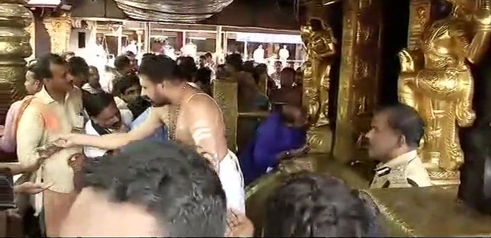 बड़ी खबर LIVE: कड़ी सुरक्षा के बीच खुले सबरीमाला मंदिर के कपाट, मंगलवार तक श्रद्धालु कर सकेंगे दर्शन