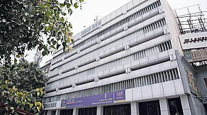 आखिर क्यों चाहती है सरकार नेशनल हेरल्ड को बंद कराना? क्यों छीनना चाहती है हेरल्ड हाउस?