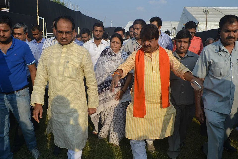 मध्य प्रदेश: बीजेपी में टिकट को लेकर कलह, विजयवर्गीय के बेटे, गौर की बहू को मिला टिकट, महाजन के बेटे को नहीं