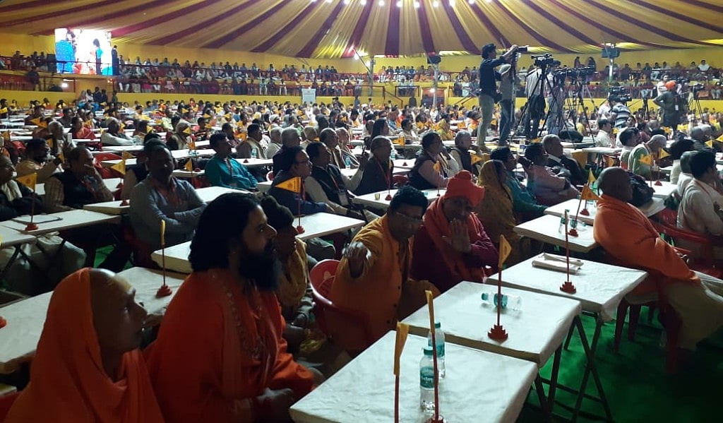 काशी में धर्म संसद का ऐलान,  221 मीटर ऊंची मूर्ती बनाना श्रीराम का अपमान