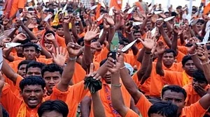 अयोध्या का माहौल गर्माने की बड़े पैमाने पर तैयारी, बजरंग दल ने 10 हजार युवाओं की शुरु की त्रिशूल दीक्षा