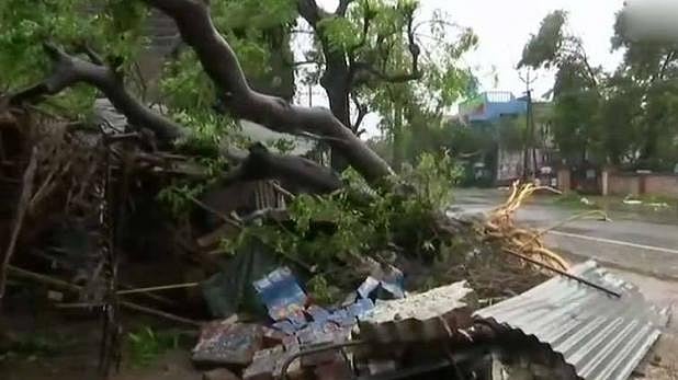 तमिलनाडु में ‘गाजा’ तूफान से भारी तबाही, 11 लोगों की मौत, 81 हजार से ज्यादा लोग राहत शिविर में भेजे गए