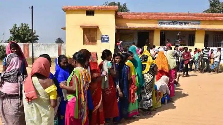 छत्तीसगढ़: बहुसंख्यक आदिवासी समाज का विकास जरूरी