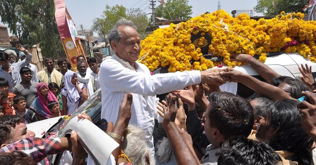 अशोक गहलोतः राजस्थान की राजनीति का ऐसा ‘जादूगर’ जिसकी विनम्रता के विरोधी भी हैं कायल