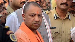 योगी सरकार में भ्रष्टाचार का खेल उजागर, स्टिंग ऑपरेशन में डील करते दिखे मंत्रियों के निजी सचिव, जांच के आदेश