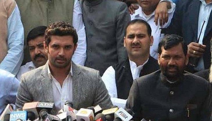 बिहार में बीजेपी को झटका: एलजेपी ने दिखाई आंखें, चिराग पासवान बोले, सीटें तय नहीं कीं तो होगा नुकसान