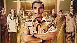 फिल्म समीक्षाः सिम्बा में रोहित शेट्टी का दिखा वही पुराना तेवर, लेकिन रणवीर रहे असरदार