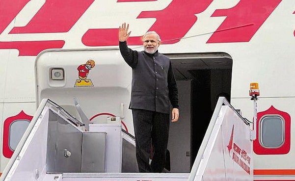 सिर्फ साढ़े चार साल में पीएम मोदी के विदेश दौरों पर खर्च हुए 2000 करोड़ रुपये, सरकार ने संसद में माना