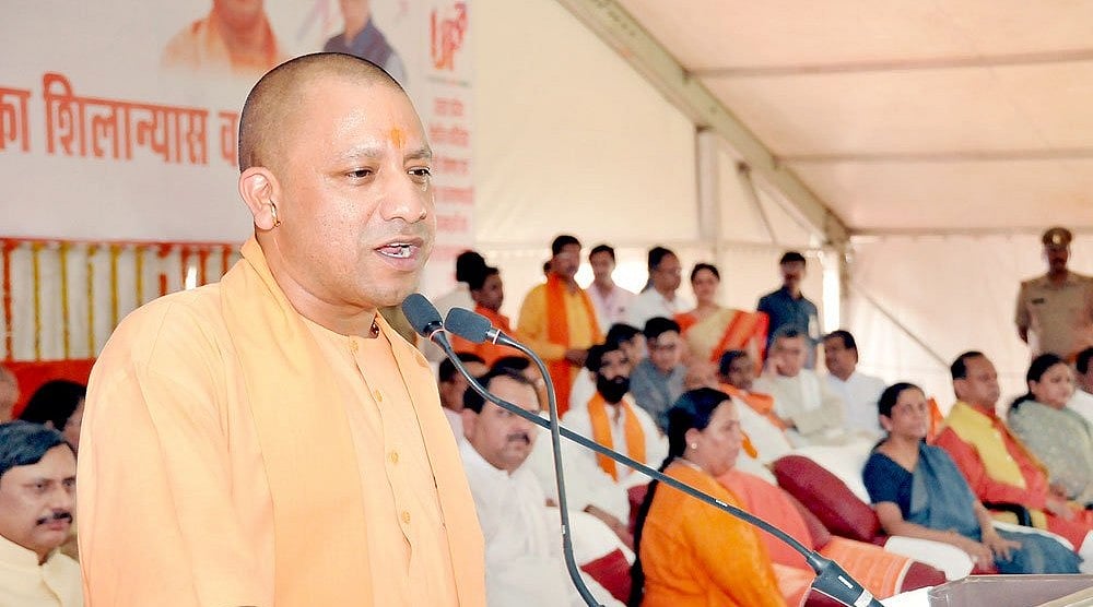 बुलंदशहर हिंसा: पूर्व अफसरों ने की योगी के इस्तीफे की मांग, खत में कहा- सीएम गंभीर नहीं, गोकशी की कर रहे बात