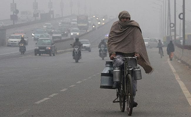 वीडियो: दिल्ली में शिमला से ज्यादा ठंड,  4 डिग्री पहुंचा पारा, लोग परेशान 
