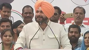 सिद्धू बोले, कांग्रेस ने दिए 4 गांधी, इंदिरा, राजीव, सोनिया, राहुल, बीजेपी ने दिए 3 मोदी, नीरव, ललित और नरेंद्र
