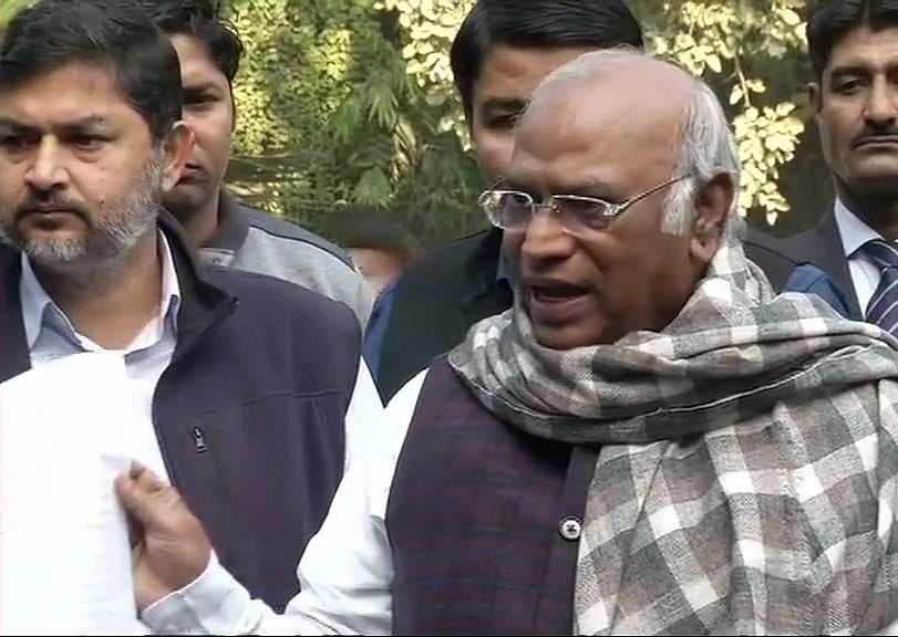 राफेल डील: खड़गे का मोदी सरकार पर हमला, बोले- कोर्ट में झूठ कहा कि पीएसी में सीएजी रिपोर्ट की गई थी पेश