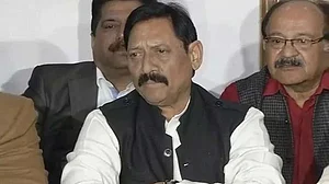 योगी के मंत्री चेतन चौहान बोले, हनुमान जी खिलाड़ी थे, उन्हें जाति-धर्म में बांटना ठीक नहीं
